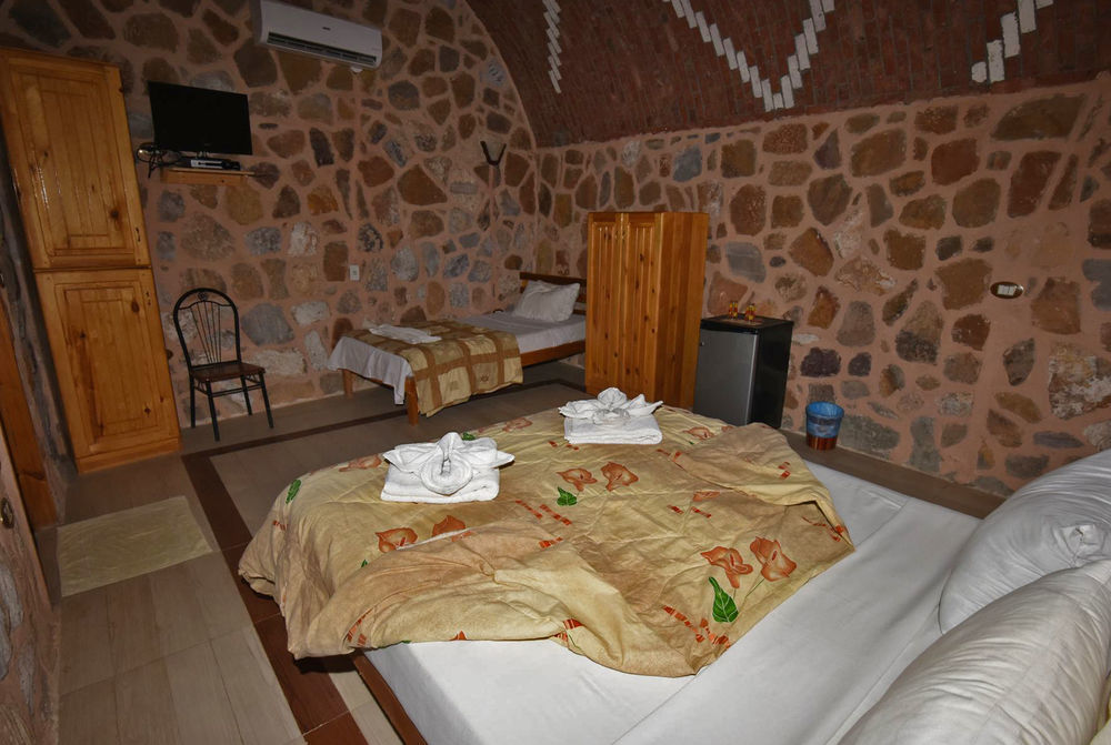 Roots Red Sea Hotel El Qoseir ภายนอก รูปภาพ